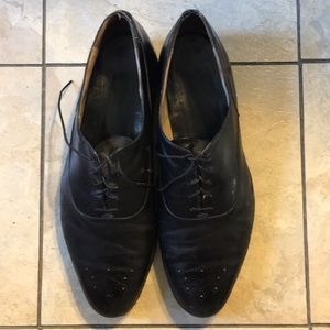 Johnston & Murphy black oxford (size 13C)